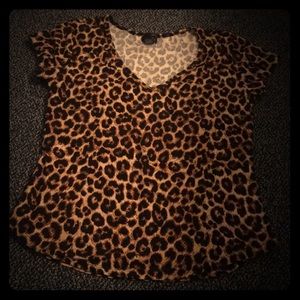 Gently worn cheetah print semi-fitted tee